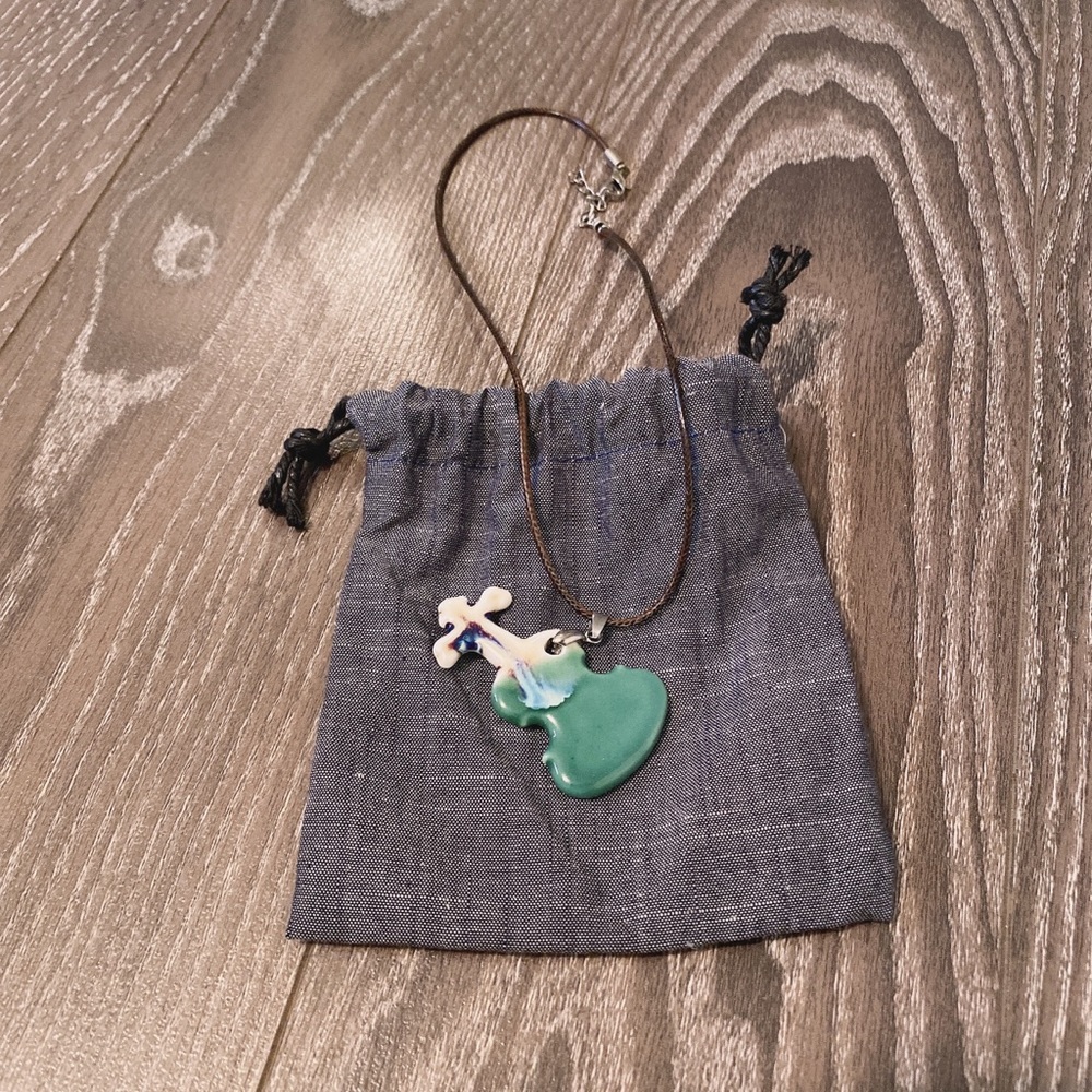 Cello necklace with pouch